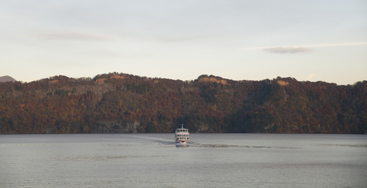 towada lake, excursion boat